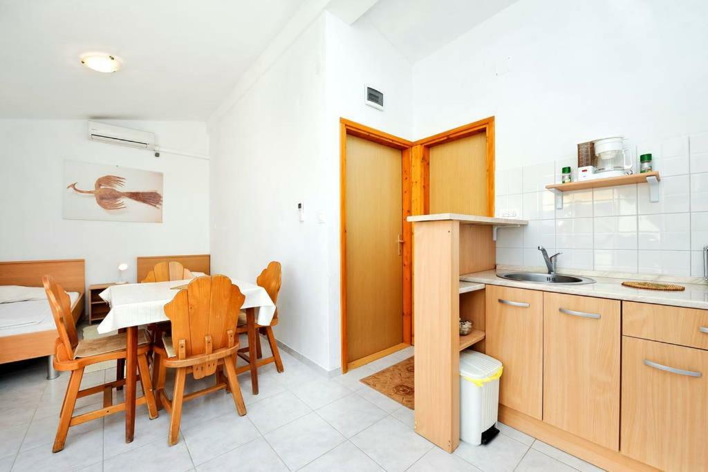 4 Adriatic Apartment Pag Pag Town Kültér fotó